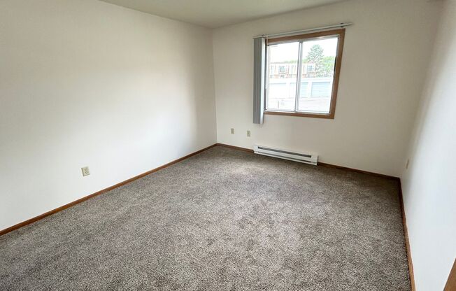 2 beds, 1 bath, 850 sqft, $810, Unit 2542-302