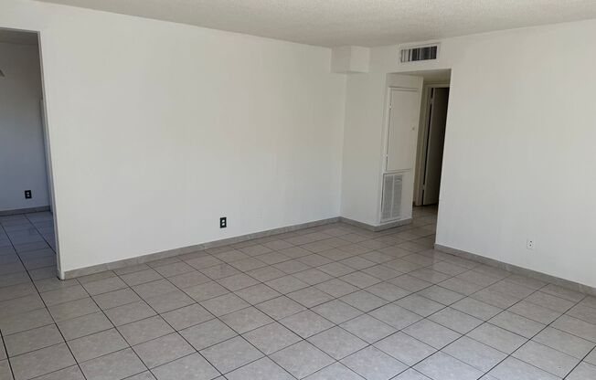 370 N 15 ST