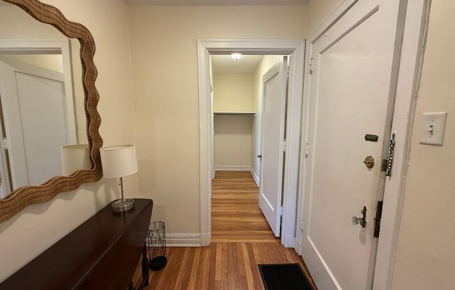 2 beds, 2 baths, 1,303 sqft, $3,000, Unit New King Edward  607