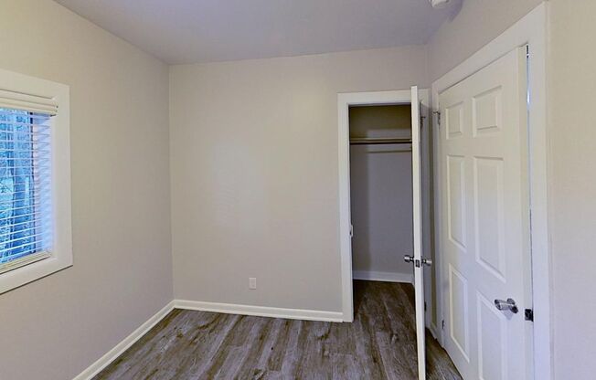 2 beds, 1 bath, $1,550, Unit #B