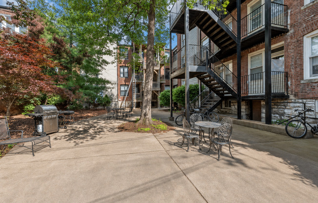 6409 Enright