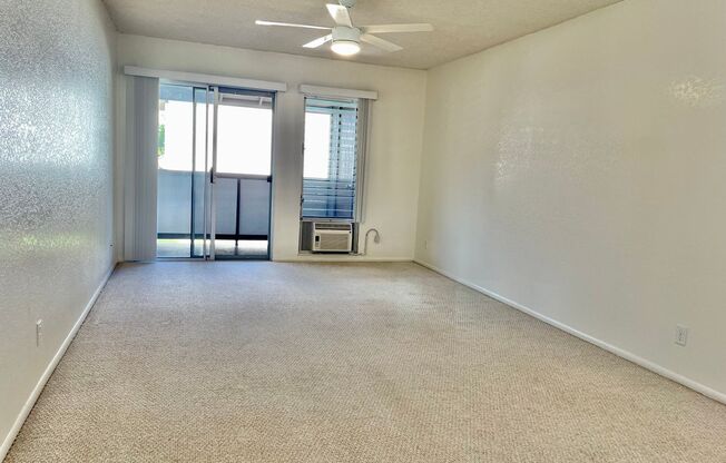 2 Bed, 2 Bath Townhouse in Salt Lake near Stadium Mall & Rail Station!