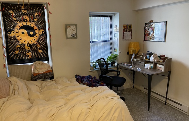 4 beds, 1 bath, $6,600, Unit 1