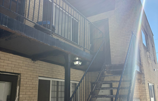 1465 E 69 ST