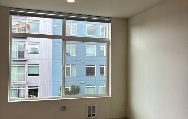 Studio, 1 bath, 306 sqft, $1,295, Unit 415