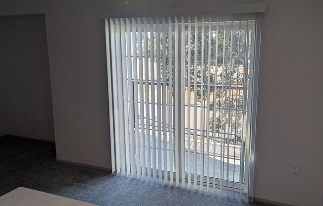 2 beds, 1 bath, 878 sqft, $1,775, Unit E202