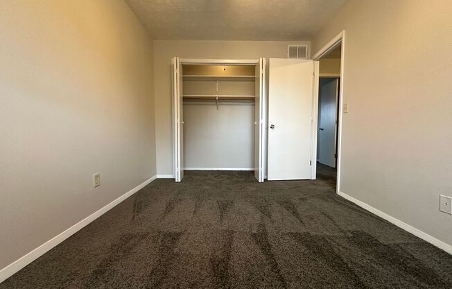 2 beds, 1.5 baths, $1,050, Unit 3