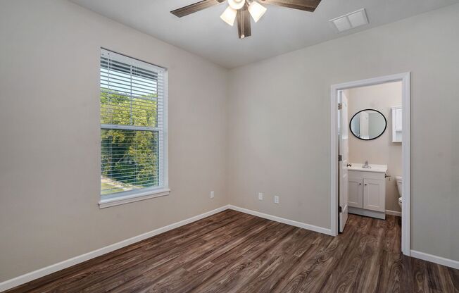 4 beds, 4 baths, 1,900 sqft, $2,540, Unit Unit B