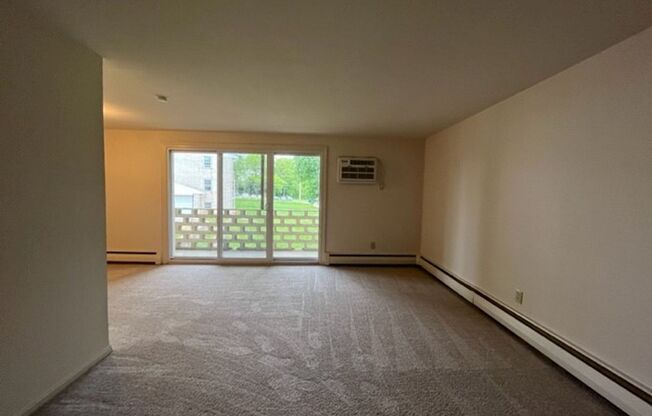 2 beds, 1 bath, 900 sqft, $1,525, Unit 123