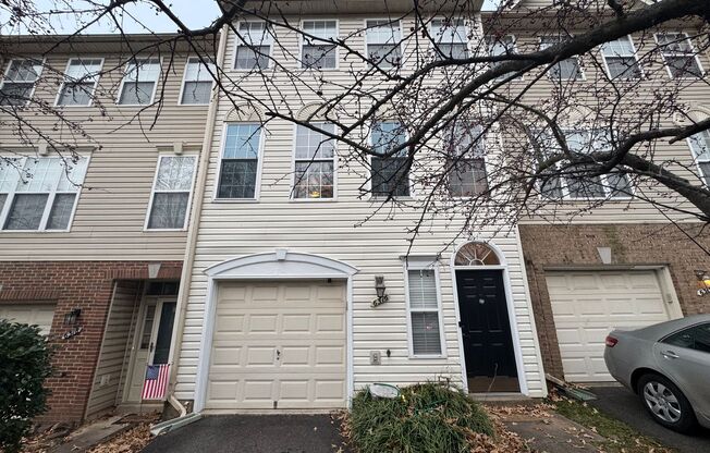 Stunning 3 Bed 2.5 Bath Home With Fenced Yard In Beautiful Harris Property