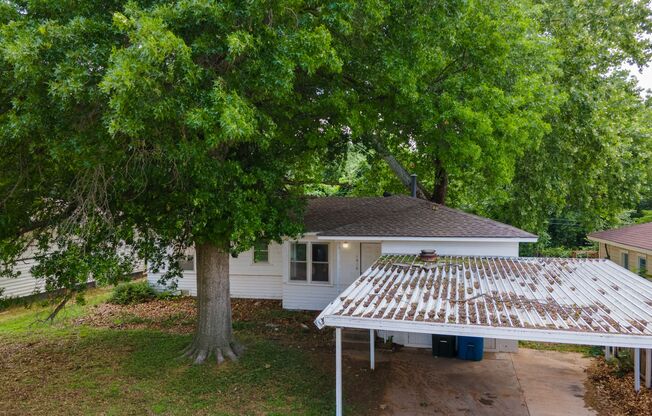 4 Bed 1 Bath Home in Midwest City!!