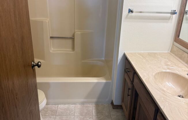 2 beds, 2 baths, 1,034 sqft, $1,249, Unit 1901-047