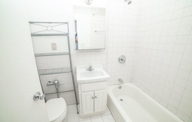 312-320 W 23rd Street 1A