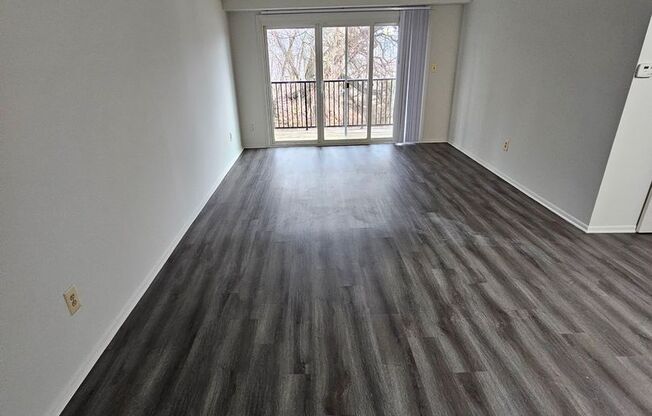 2 beds, 1 bath, 798 sqft, $1,200, Unit 4613-F