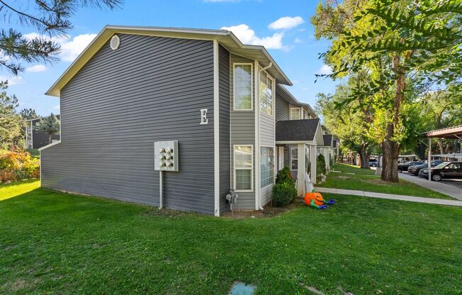 2 beds, 1.5 baths, 1,200 sqft, $1,450, Unit I-1