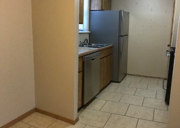 1 bed, 1 bath, 625 sqft, $650, Unit #1215-A