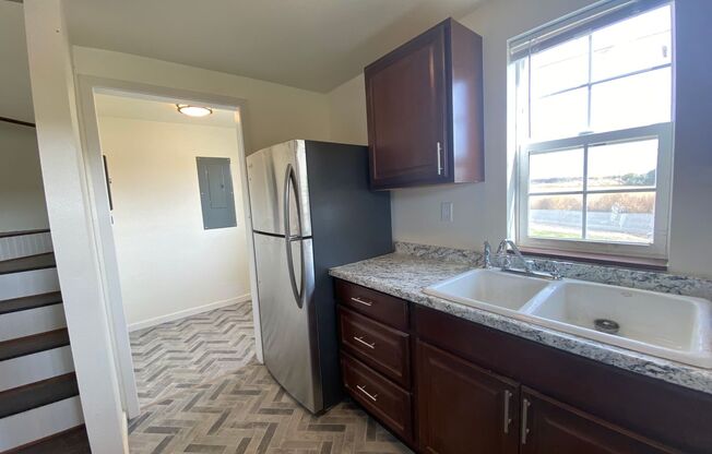 2 beds, 1 bath, $1,495