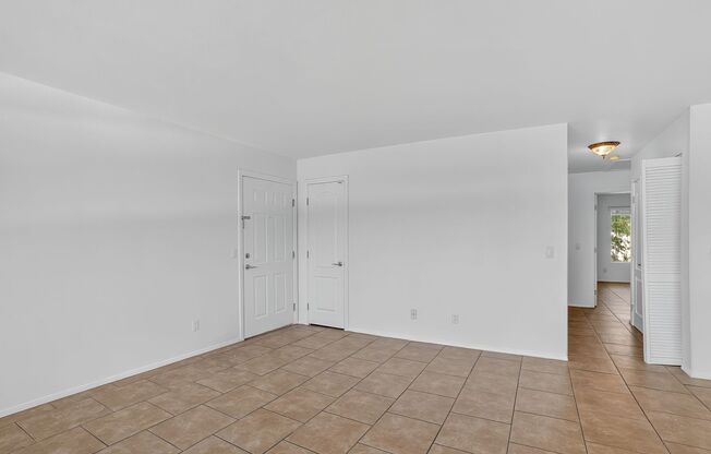 READY TO MOVE-IN UPPER LEVEL 2-BEDROOM CONDO!