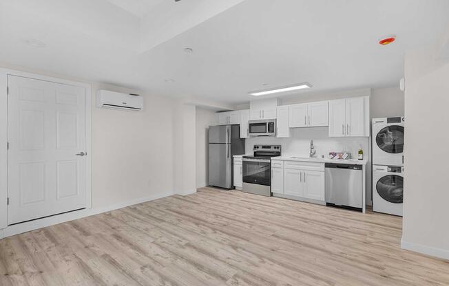 Studio, 1 bath, 404 sqft, $1,700