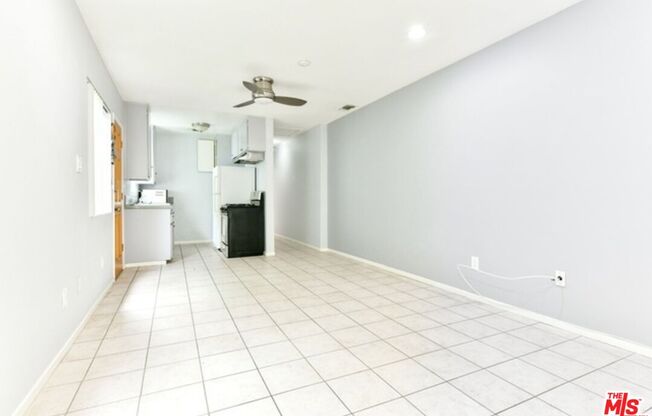 1 bed, 1 bath, 700 sqft, $3,250, Unit 1