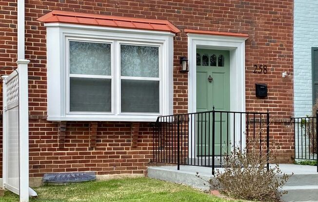 Charming 3 Bedroom/1 Bathroom Townhome in Towson!