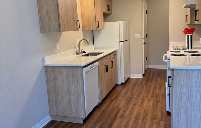 2 beds, 1 bath, 828 sqft, $1,295, Unit 3636-232