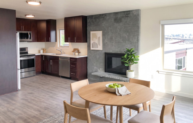 The Dexter - Located on Dexter Ave is steps from the Fremont Bridge