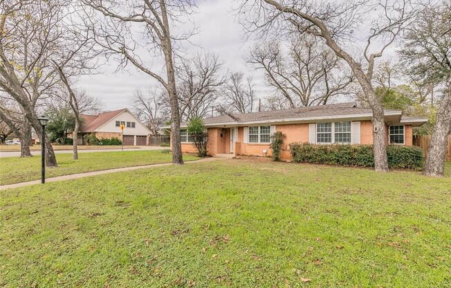 1609 CAMELLIA DR