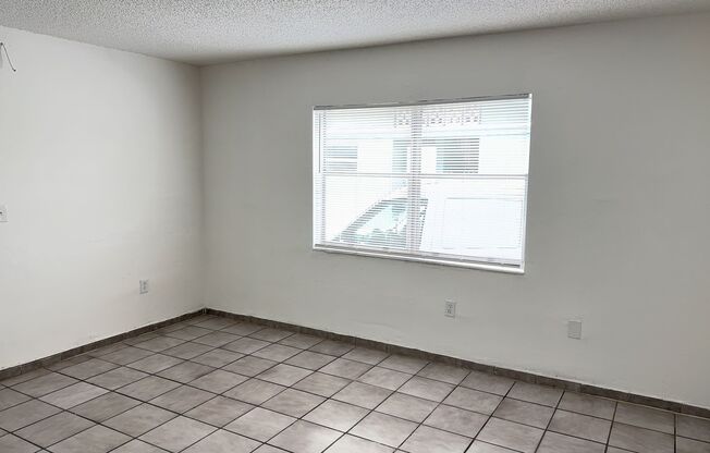 1 bed, 1 bath, 520 sqft, $1,600, Unit AG 11