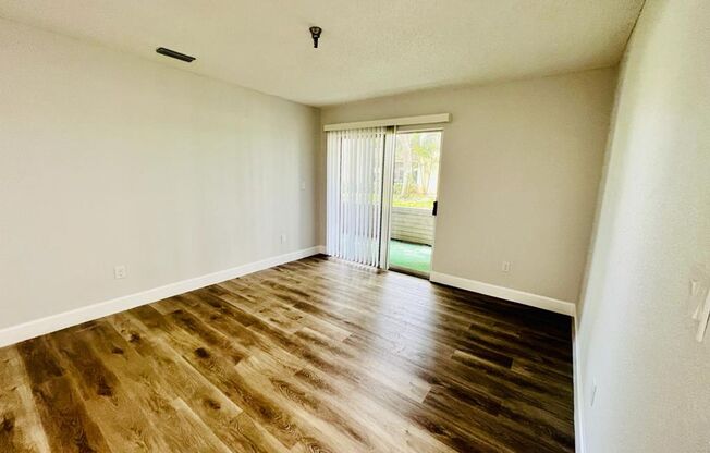 ✨ Charming 1/1 Condo in Resort-Style Community with Pool & Gym