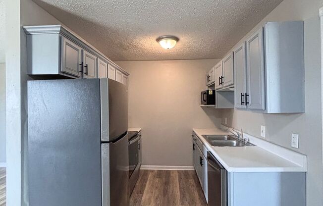 1 bed, 1 bath, 560 sqft, $745, Unit J63