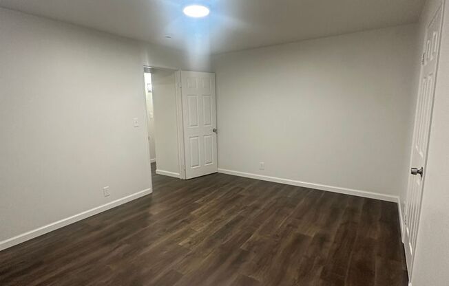 2 beds, 1 bath, 905 sqft, $1,400, Unit 5474-C