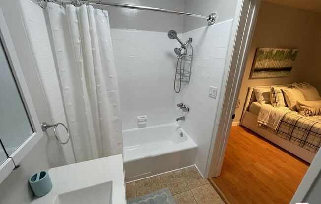 Studio, 1 bath, 400 sqft, $2,495, Unit 2 STUDIO