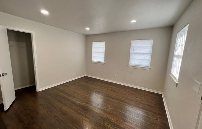 221 NE 26th, Apt A