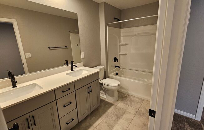 3 beds, 2.5 baths, $2,400