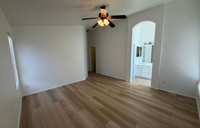 1225 N 159 DR