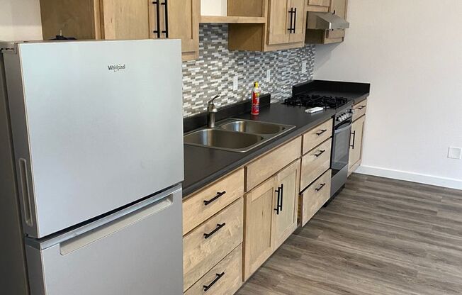 1 bed, 1 bath, 800 sqft, $1,200