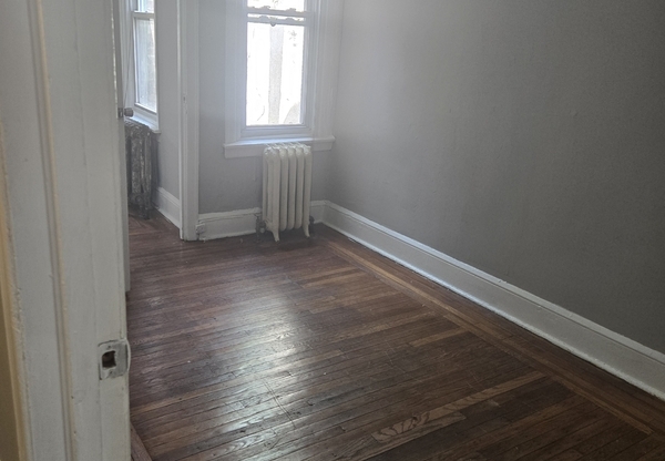1049 S 54 ST
