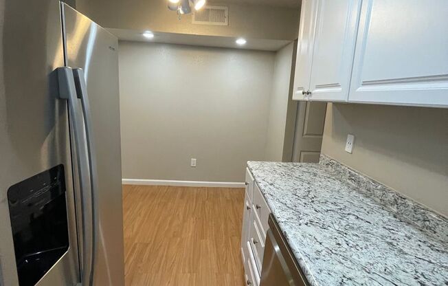 1 bed, 1 bath, 592 sqft, $1,299, Unit 27
