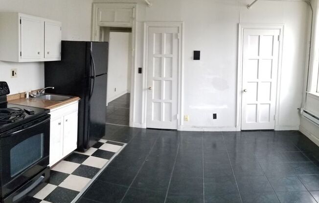 1 bed, 1 bath, 350 sqft, $600, Unit 311