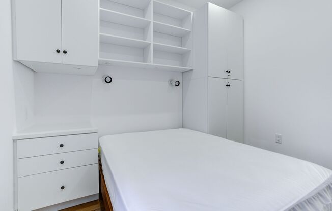 1 bed, 1 bath, 110 sqft, $1,490