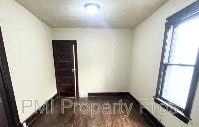 2851 N 24 PL