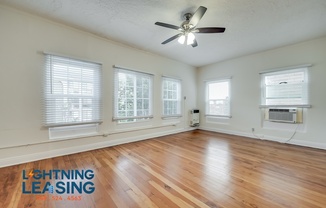 927 S BONNIE BRAE ST