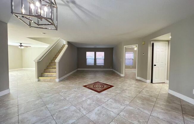5 beds, 3 baths, $2,400