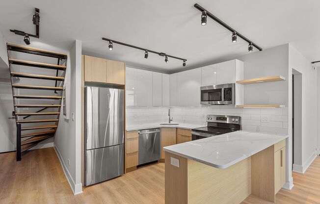 3 beds, 1.5 baths, 1,001 sqft, $3,500, Unit 20C