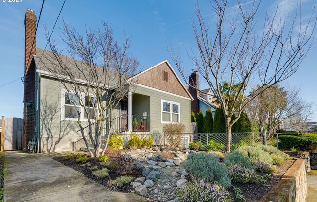 Beautifully Updated Arbor Lodge 3 Bedroom Bungalow