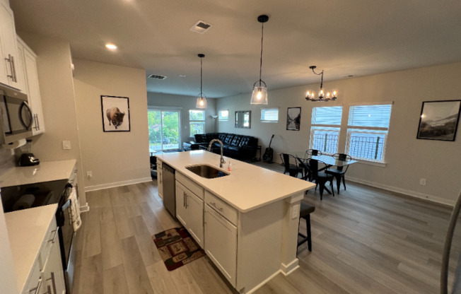 4256 SKYRIDGE DR