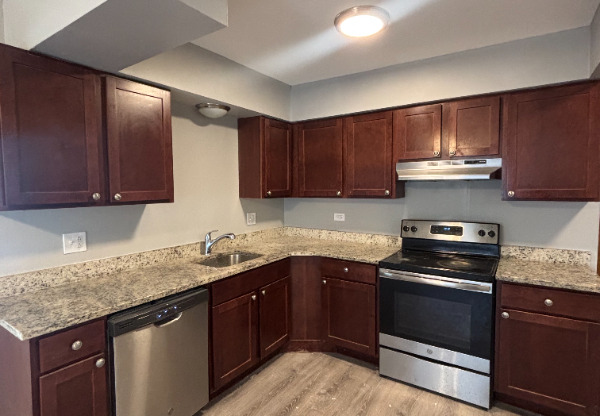 3115 3125 W 79 ST