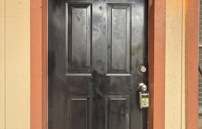 709 W 26th St Apt 13