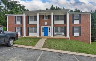 2 beds, 1 bath, 725 sqft, $899, Unit 813-05 FLAT R